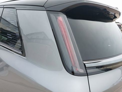 New 2026 Cadillac Vistiq Sport w/ LPO, Floor Liner Package image 36