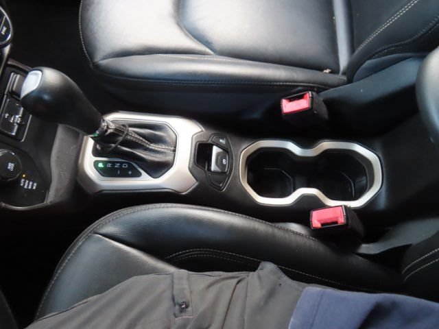 Used 2017 Jeep Renegade Limited AWD/4WD image 27