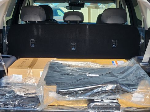 New 2026 Hyundai Ioniq 9 SE image 12