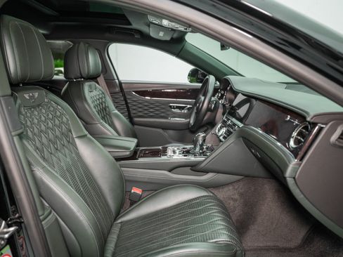 Certified 2022 Bentley Flying Spur V8 AWD/4WD image 2