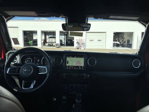 Used 2022 Jeep Wrangler Unlimited Sahara w/ LED Lighting Group image 18