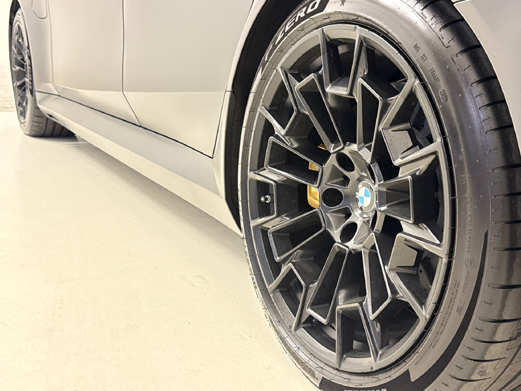 Used 2025 BMW M5 w/ Carbon Package AWD/4WD image 12