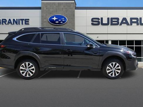 Certified 2025 Subaru Outback Premium AWD/4WD image 12