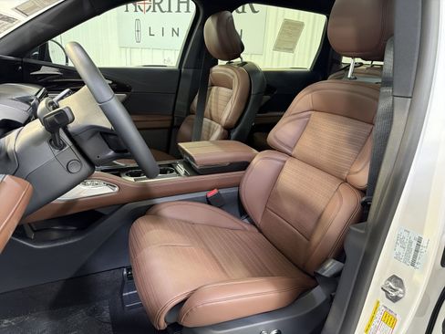 New 2026 Lincoln Nautilus Reserve AWD/4WD image 10