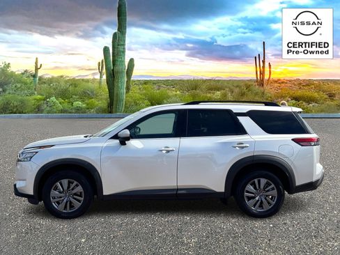 Certified 2024 Nissan Pathfinder SV image 3