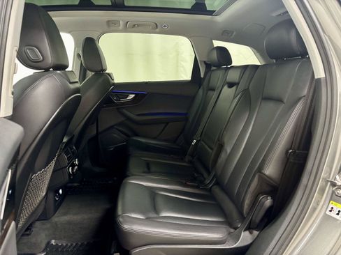 Used 2018 Audi Q7 3.0T Prestige w/ Prestige Package AWD/4WD image 25