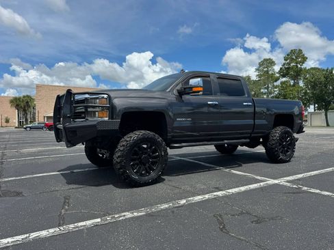 Used 2015 Chevrolet Silverado 2500 LT w/ LT Convenience Package AWD/4WD image 2
