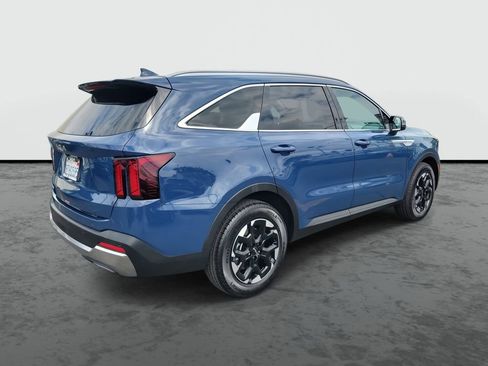 Used 2025 Kia Sorento S w/ Panoramic Sunroof Package image 4