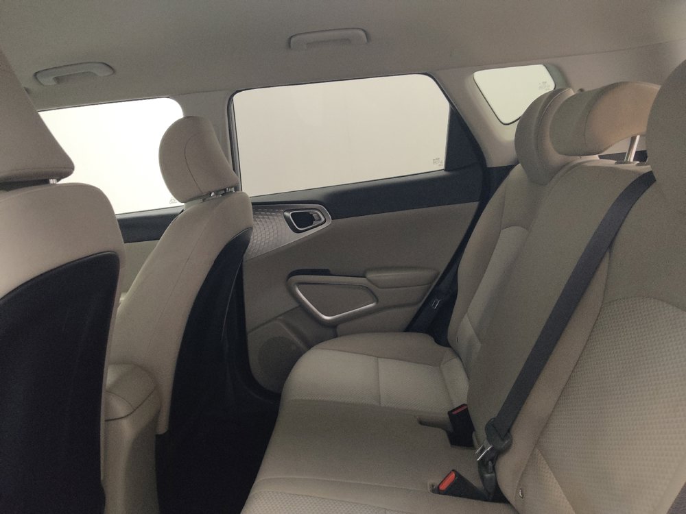 Used 2020 Kia Soul LX FWD image 18