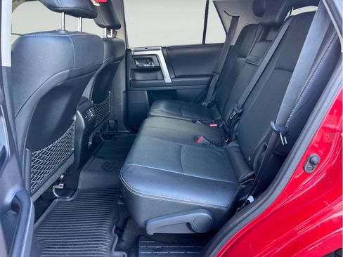 Used 2020 Toyota 4Runner Limited AWD/4WD image 11