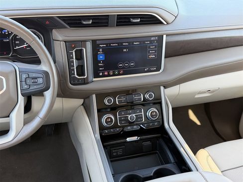 Used 2021 GMC Yukon Denali w/ Denali Ultimate Package image 17