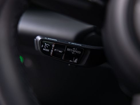 Certified 2025 Porsche Macan Electric RWD image 50