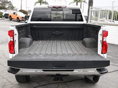 Used 2021 Chevrolet Silverado 2500 LTZ w/ LTZ Premium Package AWD/4WD image 16