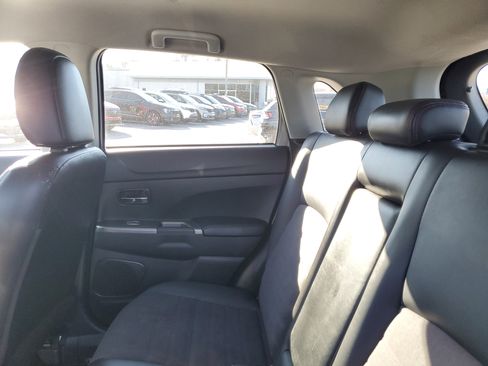 Used 2023 Mitsubishi Outlander Sport SE image 18