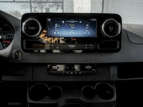 Used 2026 Mercedes-Benz Sprinter 2500 image 17