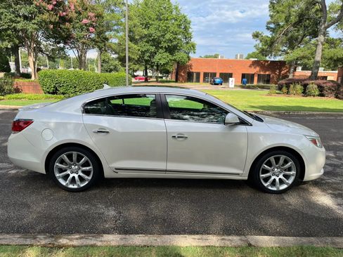 Used 2010 Buick LaCrosse CXS w/ Touring Package FWD image 6