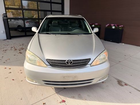 Used 2004 Toyota Camry LE image 2