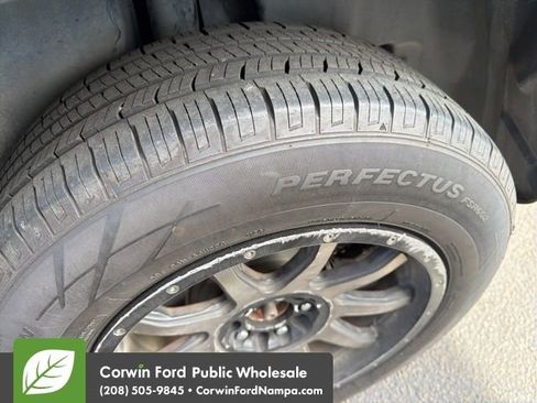 Used 2018 Jeep Cherokee Latitude Plus w/ Comfort/Convenience Group image 7