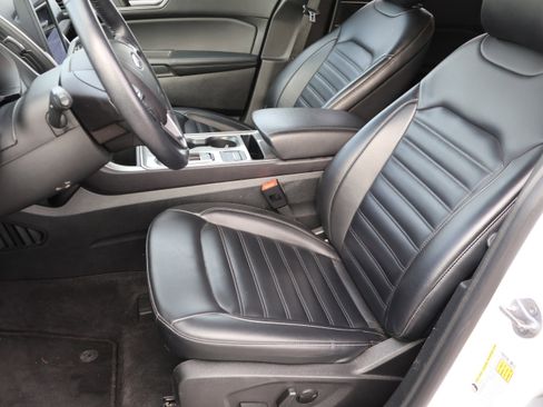 Used 2023 Ford Edge SEL image 40