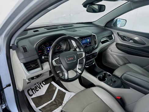Used 2022 GMC Terrain SLT w/ Infotainment Package II FWD image 9