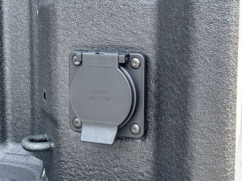 New 2025 GMC Sierra 1500 SLE w/ Preferred Package image 40