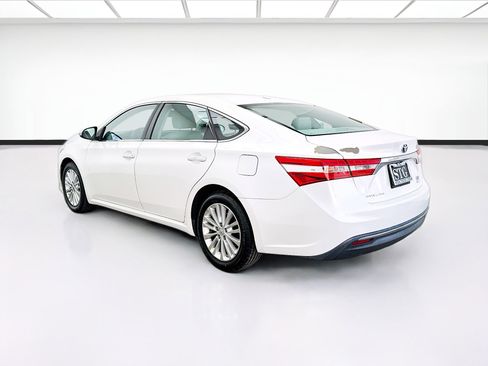 Used 2014 Toyota Avalon XLE Touring FWD image 6
