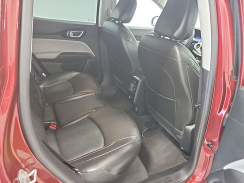 Used 2022 Jeep Compass Limited image 17