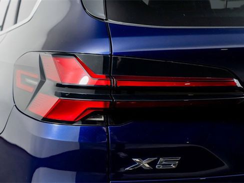 Used 2024 BMW X5 xDrive40i w/ Premium Essential Package image 10