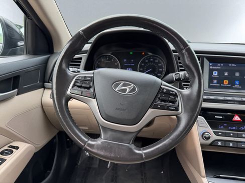 Used 2018 Hyundai Elantra Value Edition w/ Winter Weather Package FWD image 17