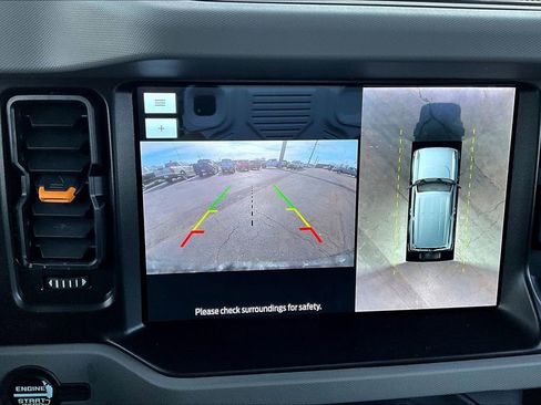 Used 2022 Ford Bronco Badlands image 16