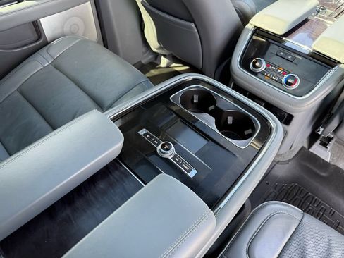 Used 2019 Lincoln Navigator Reserve AWD/4WD image 26