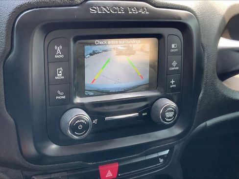 Used 2016 Jeep Renegade Limited FWD image 29