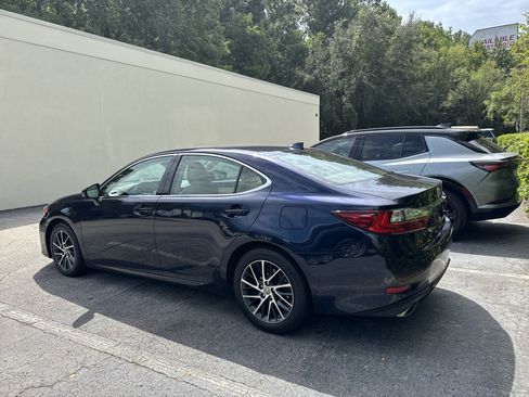 Used 2018 Lexus ES 350 w/ Luxury Package w/Wood Trim FWD image 2