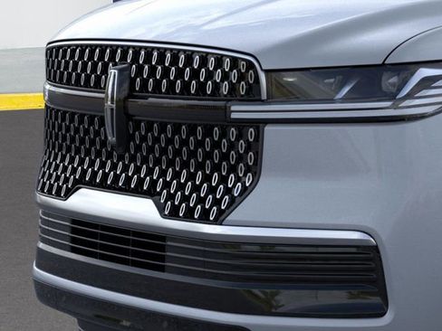 New 2025 Lincoln Navigator L Reserve image 17