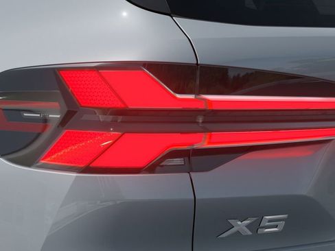 New 2026 BMW X5 sDrive40i w/ M Sport Package RWD image 8