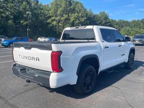 Used 2025 Toyota Tundra SR5 w/ SR5 Convenience Package AWD/4WD image 17