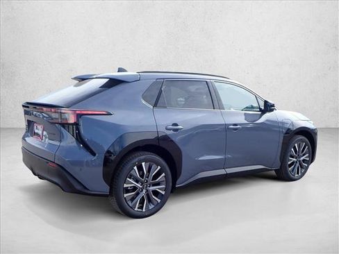 New 2026 Subaru Solterra Limited image 4