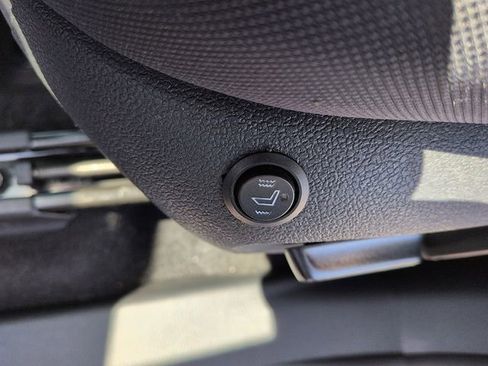 Used 2023 Toyota Highlander L image 14