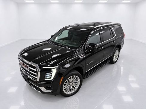Used 2025 GMC Yukon Elevation w/ Elevation Premium Package AWD/4WD image 5