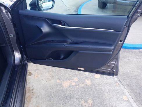 Used 2023 Toyota Camry XSE image 16