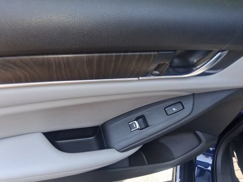 Used 2021 Honda Accord EX-L image 12