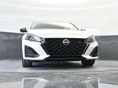 Used 2025 Nissan Altima 2.5 SR w/ SR Premium Package AWD/4WD image 58