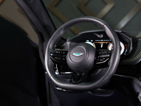 Used 2025 Aston Martin DBX 707 image 31