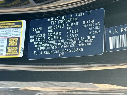 Used 2025 Kia Carnival EX FWD image 43