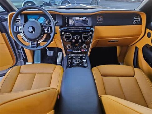 Used 2022 Rolls-Royce Cullinan image 16