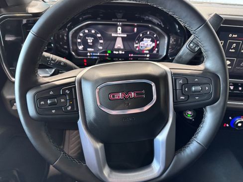 Certified 2025 GMC Sierra 2500 SLT image 14