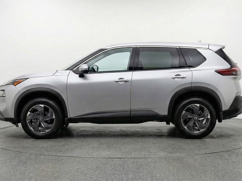 Used 2025 Nissan Rogue SV image 5
