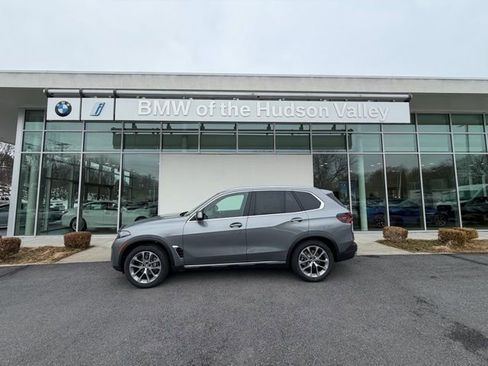 New 2026 BMW X5 xDrive40i image 1