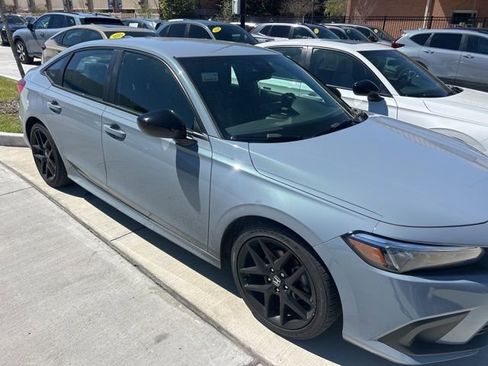 Used 2024 Honda Civic Sport image 4