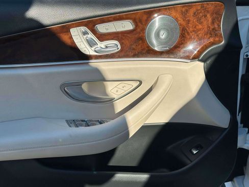 Used 2017 Mercedes-Benz E 300 4MATIC image 19